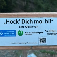 Schild von Bank an den Schwarzweihern