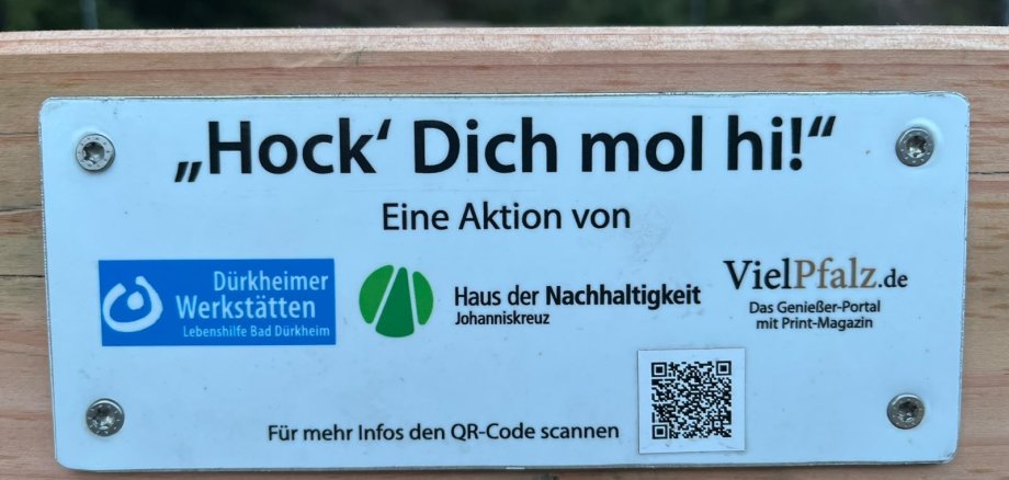 Schild von Bank an den Schwarzweihern
