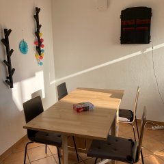 Tisch und Dart