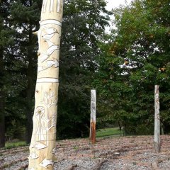 Schnitzerei an Säule