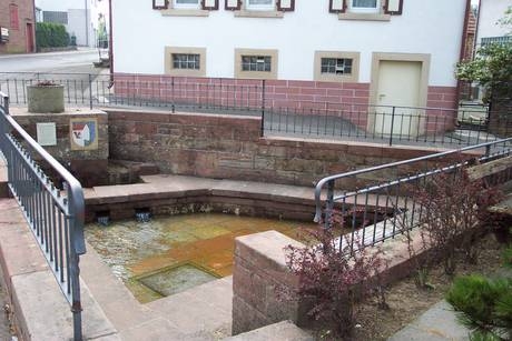 Dorfbrunnen. Laufbrunnen
